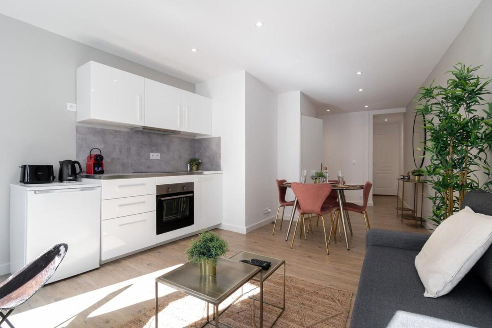 Hypercentre -Apartment In Pedestrian Zone ليل المظهر الخارجي الصورة